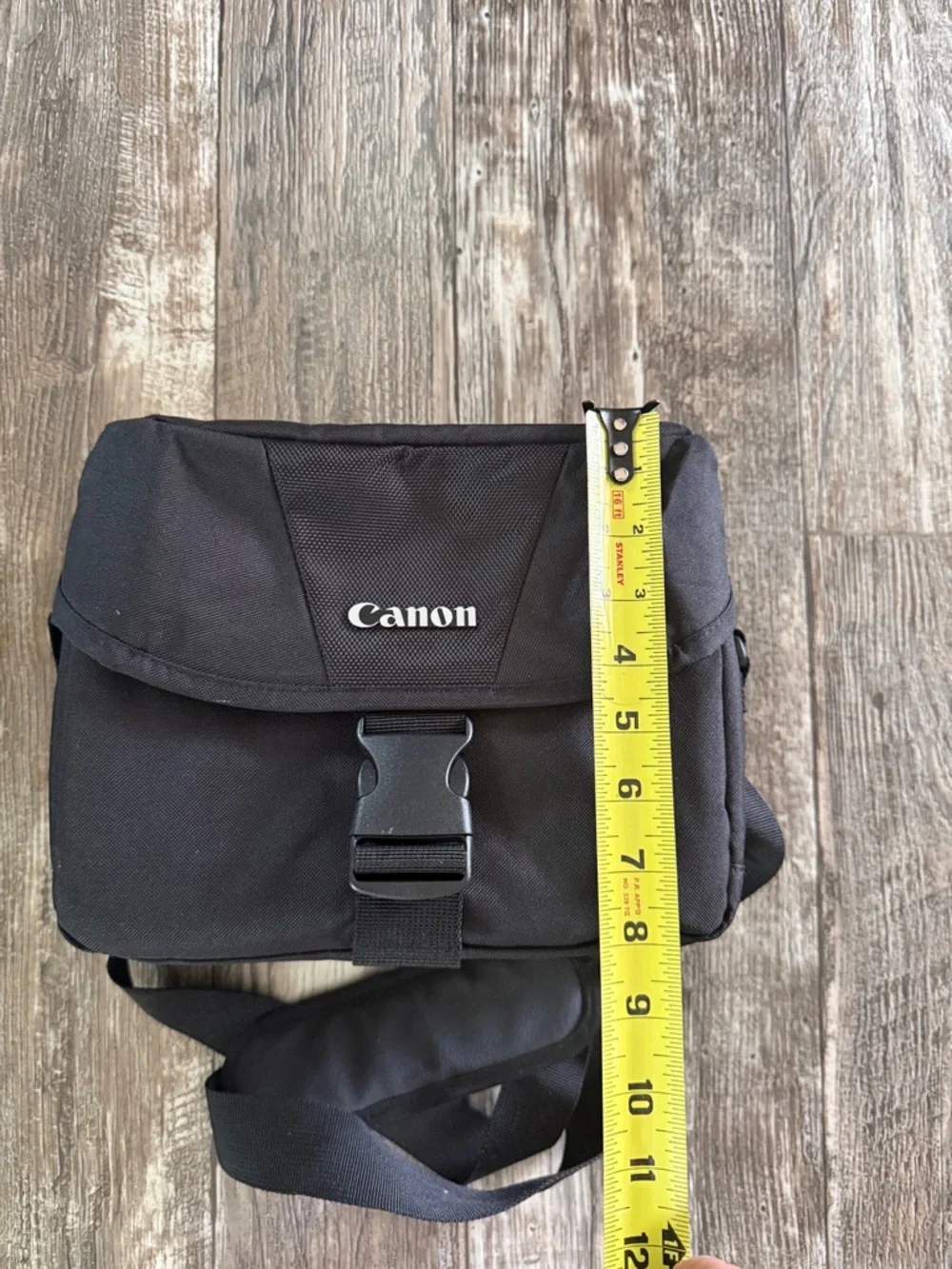 Canon EOS Shoulder Bag (Black) Camera 100ES